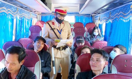 Sau kỳ nghỉ lễ, khi đi xe khách người dân có thể bị phạt tới 3 triệu đồng nếu vi phạm lỗi này