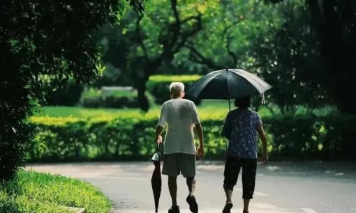 Nếu một ngày nào đó cha mẹ bạn qua đời, 3 người mà bạn có thể tin tưởng nhất là những người này