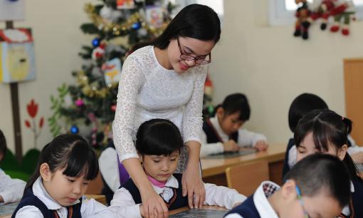 Giáo viên hợp đồng có phải là viên chức không?