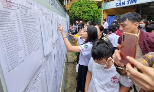 Số tiền phụ huynh được giảm trừ mỗi tháng là bao nhiêu sau khi miễn học phí?