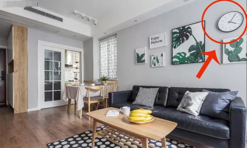 Khi treo đồng hồ trong phòng khách, hãy nhớ tránh hai vị trí này! Đó không phải là mê tín. Nếu bạn treo sai cách, vẫn chưa quá muộn để thay đổi ngay bây giờ