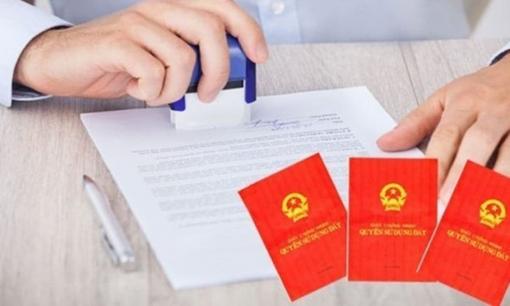 Theo luật mới nhất: Công chức địa chính xã bị xử phạt như thế nào khi xảy ra vi phạm đất đai?