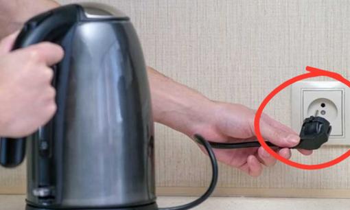 Thợ điện cảnh báo trong mùa hè: 5 thiết bị này nếu không rút phích cắm, tiền điện tăng vùn vụt mỗi ngày