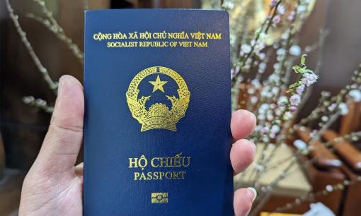 Người Việt Nam sống ở nước ngoài bao lâu bị xóa quốc tịch?