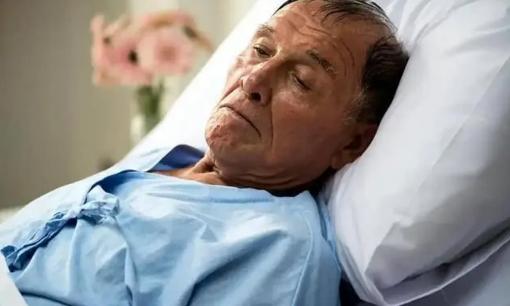 Bạn có thể biết được một người có thiếu máu lên não hay không qua cách ngủ. Lưu ý: Việc cung cấp máu lên não không đủ thường gây ra 3 bất thường khi ngủ