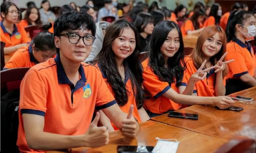 Điểm chuẩn Đại học Công nghệ TP.HCM năm qua, thí sinh và phụ huynh có thể tham khảo chọn ngành