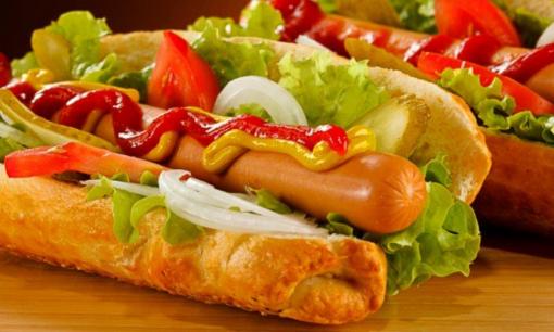 'Hot dog' là món ăn quen thuộc, nhưng cái tên kỳ lạ này từ đâu ra?