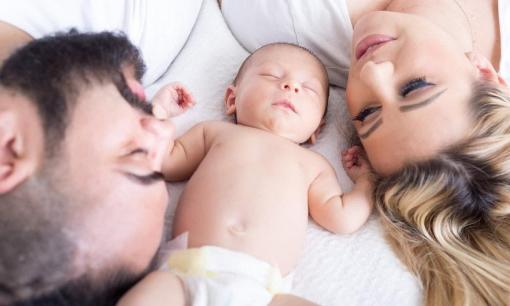 Ai quyết định trí tuệ và ngoại hình của đứa con? Các chuyên gia trả lời: Không thể chỉ là cha hay mẹ!