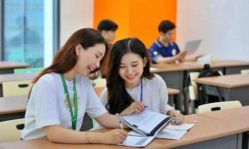 3 ngành học phù hợp nữ giới học giỏi Toán, lương cao, không sợ thất nghiệp 