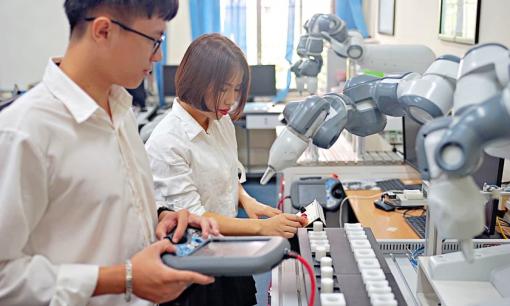 Ngành học luôn khát nhân lực, ra trường có việc làm ngay, lương khủng hơn 50 triệu/tháng được nhiều doanh nghiệp 'săn đón'