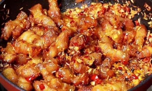 Bí quyết làm thịt ba chỉ rang sả ớt thơm nức, ăn một lần là nhớ mãi
