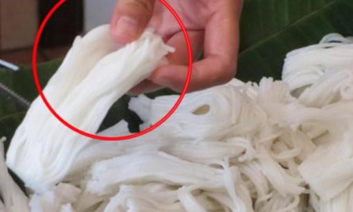 Bún có chứa hàn the hay không? 'Cậy răng' người bán cũng không thừa nhận, nhưng thử cách này 5 giây là biết