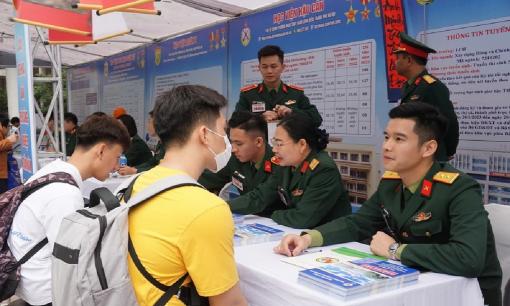 Thí sinh xét tuyển vào các trường Quân đội năm 2025 cần lưu ý: Sẽ có công thức quy đổi điểm mới