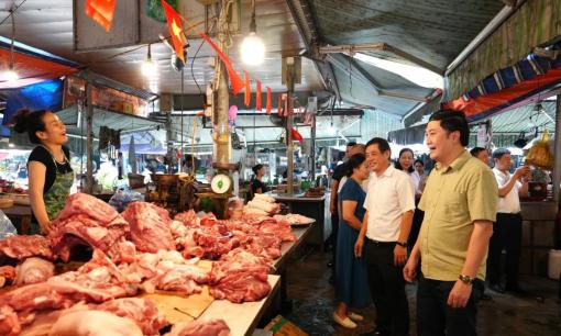 Quận Cầu Giấy triển khai mô hình chợ thông minh không dùng tiền mặt ở phường Nghĩa Tân