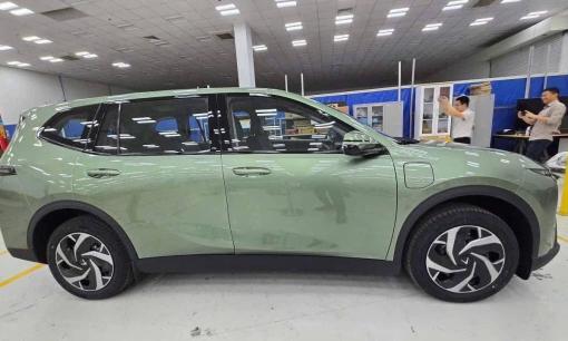 Xe VinFast 7 chỗ chỉ do 1 người Việt thiết kế, to ngang Innova, rẻ hơn gần 100 triệu đồng, bên ngoài trông ngầu cỡ nào?