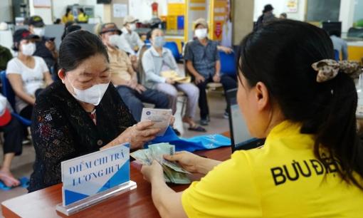 Sau sáp nhập, lịch trả lương hưu tháng 7 vào ngày nào, liệu có bị chậm không?