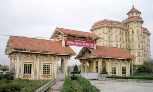 Trường đại học nào vừa bị đình chỉ hoạt động?