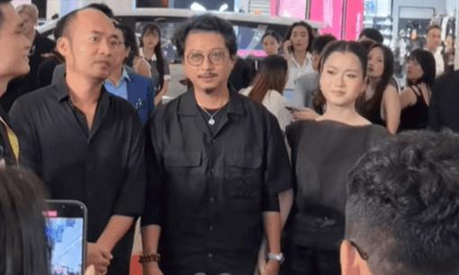 Tiến Luật sượng trân trước hành động kém tinh tế của MC ngay trên thảm đỏ