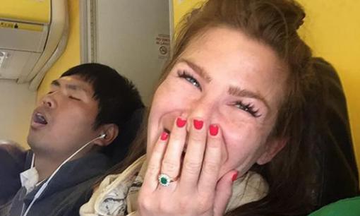 Mùa du lịch, đây là 9 phép lịch sự phải biết khi đi máy bay