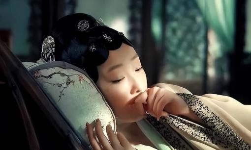 Cổ nhân khuyên: Mang 3 thứ này đặt dưới gối giúp thu hút tài lộc, cứ ngủ dậy là thấy tiền, cả đời không lo nghèo khổ!