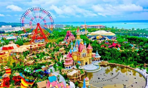 Công viên giải trí đẳng cấp nhất miền Bắc của tỷ phú Phạm Nhật Vượng chính thức hoạt động vào ngày mai, giá vé cao nhất 648.000 đồng