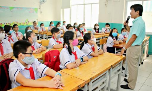 Tại sao Hiệu trưởng tiểu học không quá 2 nhiệm kỳ, còn THCS, THPT lại không giới hạn?