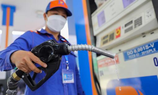 Giá xăng dự báo giảm 1.200 - 1.400 đồng/lít vào chiều nay