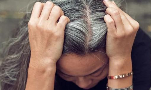 Người ta có thể biết được tuổi thọ của một người qua việc nhìn vào tóc? Bác sĩ: Những người có tuổi thọ cao thường có những đặc điểm sau của tóc