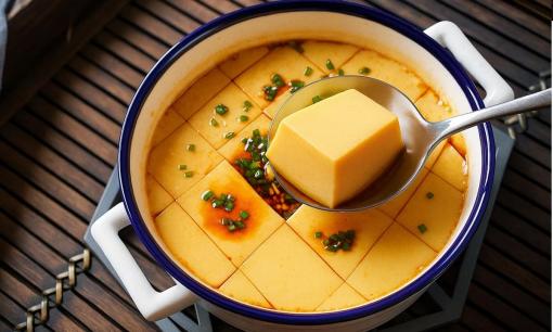 Trứng trở nên cứng khi hấp? Đừng chỉ đổ nước, thêm 1 bước nhỏ, trứng sẽ mềm mịn không rỗ, bé nào cũng mê