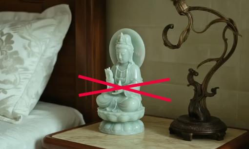 Đừng để ba thứ này trên bàn đầu giường! Tài sản của con cháu bạn sẽ bị đè nén, ám vận xui xẻo
