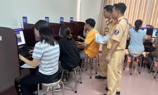 Tại sao cứ 10 người thi có gần 6 người trượt sát hạch GPLX? Đại diện Cục CSGT lên tiếng