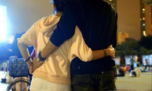 Gặp lại mối tình đầu trong buổi họp lớp, tôi choáng váng khi biết được hành động âm thầm của vợ mình