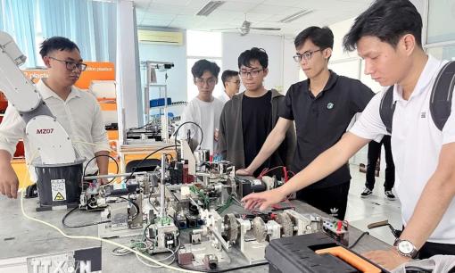 Ngành học vàng hiện đang 'khát' nhân lực: Lương chạm mốc 100 triệu đồng/tháng, được doanh nghiệp lớn săn đón