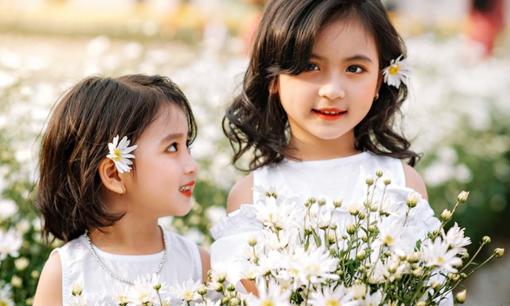 Đề xuất hỗ trợ tiền mặt, hiện vật với gia đình sinh hai con gái