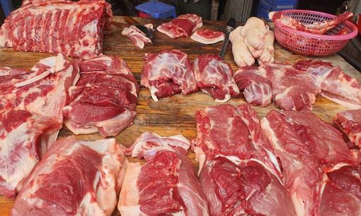 Bà nội trợ nên nắm được '4 không' để tránh mua phải thịt thối len lỏi ở chợ