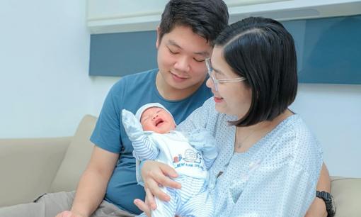 Tin vui, từ nay lao động nam được xin nghỉ có lương chăm vợ con trong 60 ngày kể từ khi vợ sinh