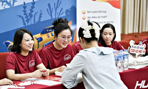 Tham khảo phổ điểm, tránh sai lầm khi đăng ký nguyện vọng đại học