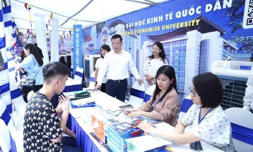Điểm sàn Đại học Kinh tế Quốc dân năm 2025 tăng ở tất cả tổ hợp