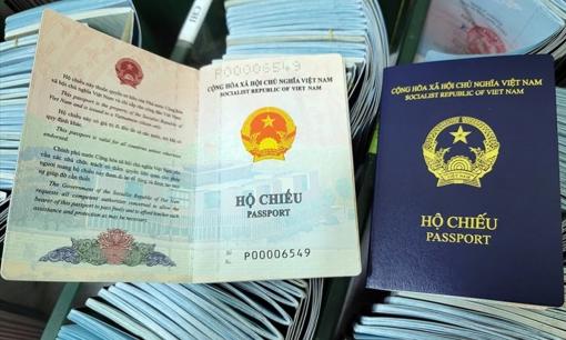 Hộ chiếu tăng 7 bậc, công dân Việt Nam có thể nhập cảnh 51 nước trên thế giới mà không cần xin visa