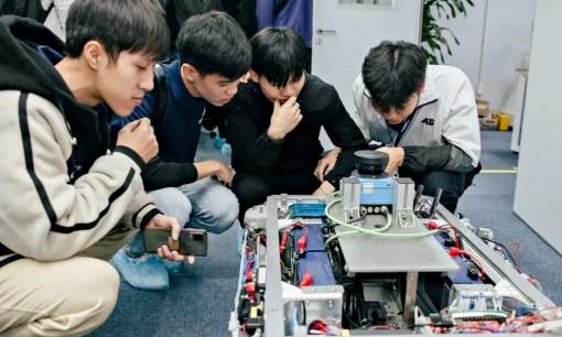 5 ngành là 'Vua của mọi ngành', luôn 'khát' nhân lực, ra trường không lo thất nghiệp: Lương hơn 100.000.000 đồng mỗi tháng