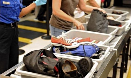 Đề xuất bỏ quy định cởi giày, thắt lưng khi kiểm tra an ninh sân bay: Giảm phiền hà, tiết kiệm 150 tỉ đồng mỗi năm?