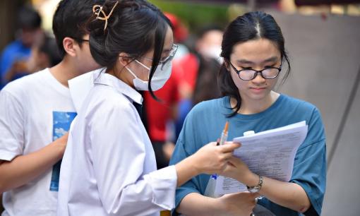 Điểm chuẩn đại học khối ngành kinh tế năm 2025 sẽ ra sao? Ngành 'hot' vẫn ở mức cao?