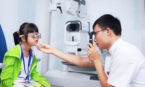 Từ nay, người dưới 18 tuổi được hưởng bảo hiểm y tế khi điều trị lác, cận thị và tật khúc xạ của mắt đúng không?