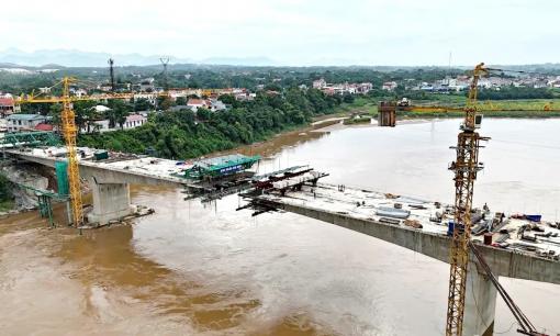 Cầu Phong Châu mới dự kiến thông xe vào tháng 10/2025