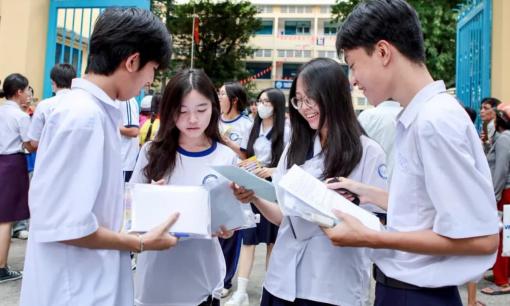 Tuyển sinh ĐH 2025: Ngành nào điểm chuẩn có khả năng bằng điểm sàn?