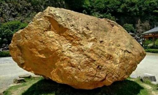 Tại sao ở gần Việt Nam có một tảng vàng khổng lồ 45 tấn 'vô chủ', lộ thiên nhưng không ai dám khai thác?