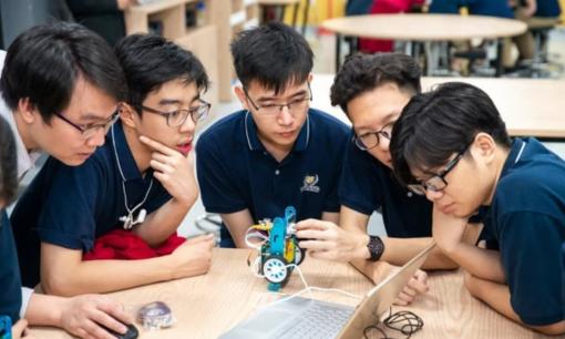 Việt Nam có 1 nhóm ngành 'giữ lửa' độ hot trong kỳ thi ĐH năm 2025, gia đình có con đỗ hãy 'khao to', lương tính bằng đô!