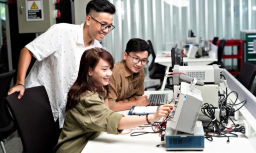 Ngành học đang hot hứa hẹn 'bùng nổ' điểm chuẩn trong năm nay: Vượt cả Y Dược lẫn Sư Phạm, AI khó mà chen chân, mức lương cao ngất 30 triệu đồng/tháng