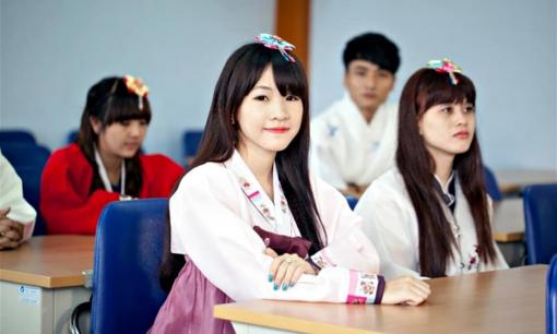 Thứ tiếng thuộc top khó học nhất thế giới ngày càng hot, nhiều trường phổ thông tại Việt Nam đang được khuyến khích dạy