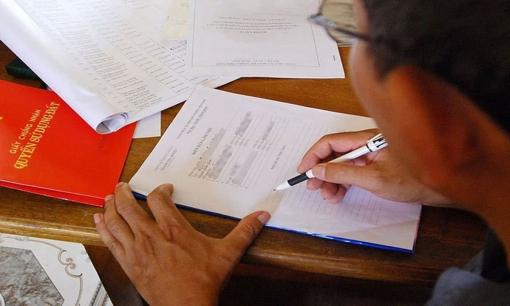 Diện tích đất thực tế lớn hơn so với sổ đỏ, người dân có được xem xét cấp sổ đỏ cho phần chênh lệch?